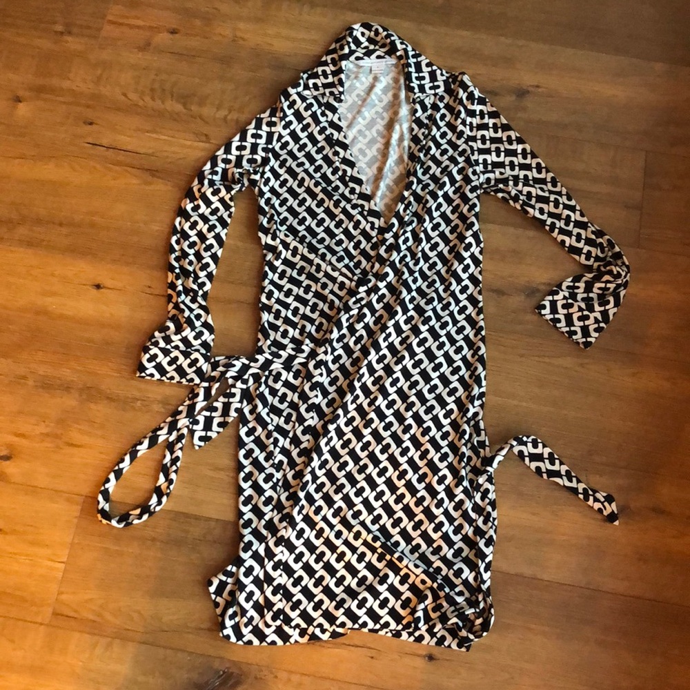 DVF, classic, black & white, wrap dress, size 8